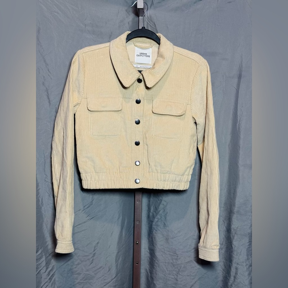 Urban Outfitters
Cropped Corduroy Jacket size S NWT